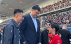 上海姚明F1觀賽，高度速度引矚目，與周冠宇熱聊
