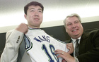 24年前王治郅NBA首秀，得6分3板。
