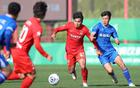 中國足球慘遭廣告牌砸頭：19歲蒯紀(jì)聞采訪遭意外